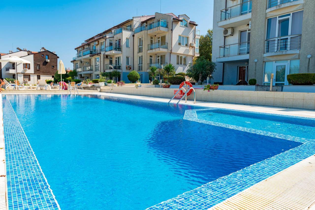 Menada Apolon Apartments Sozopol Exterior photo
